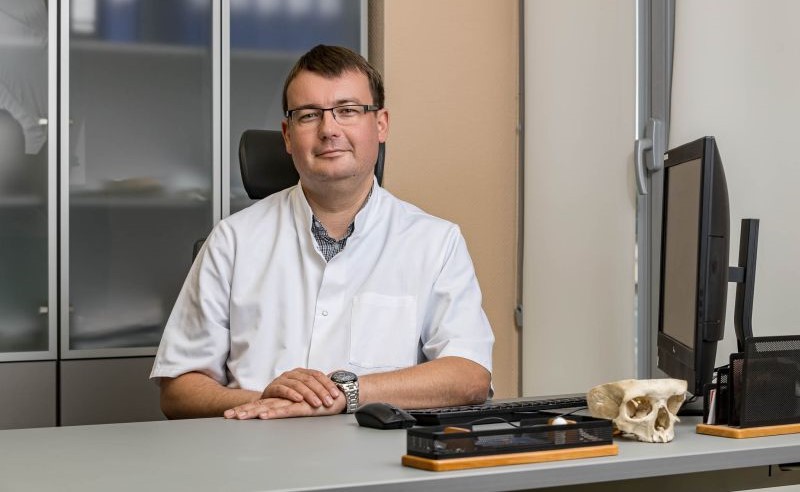 Kierownik na oddziale neurochirurgii