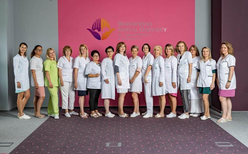 Pracownicy na oddziale diagnostyki laboratoryjnej