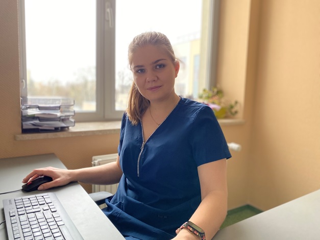 Pielęgniarka oddziałowa na oddziale otolaryngologii