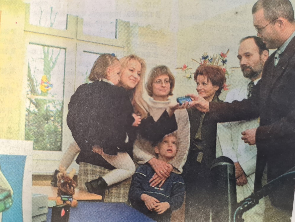 Rodzina i specjaliści w lokalnej placówce.